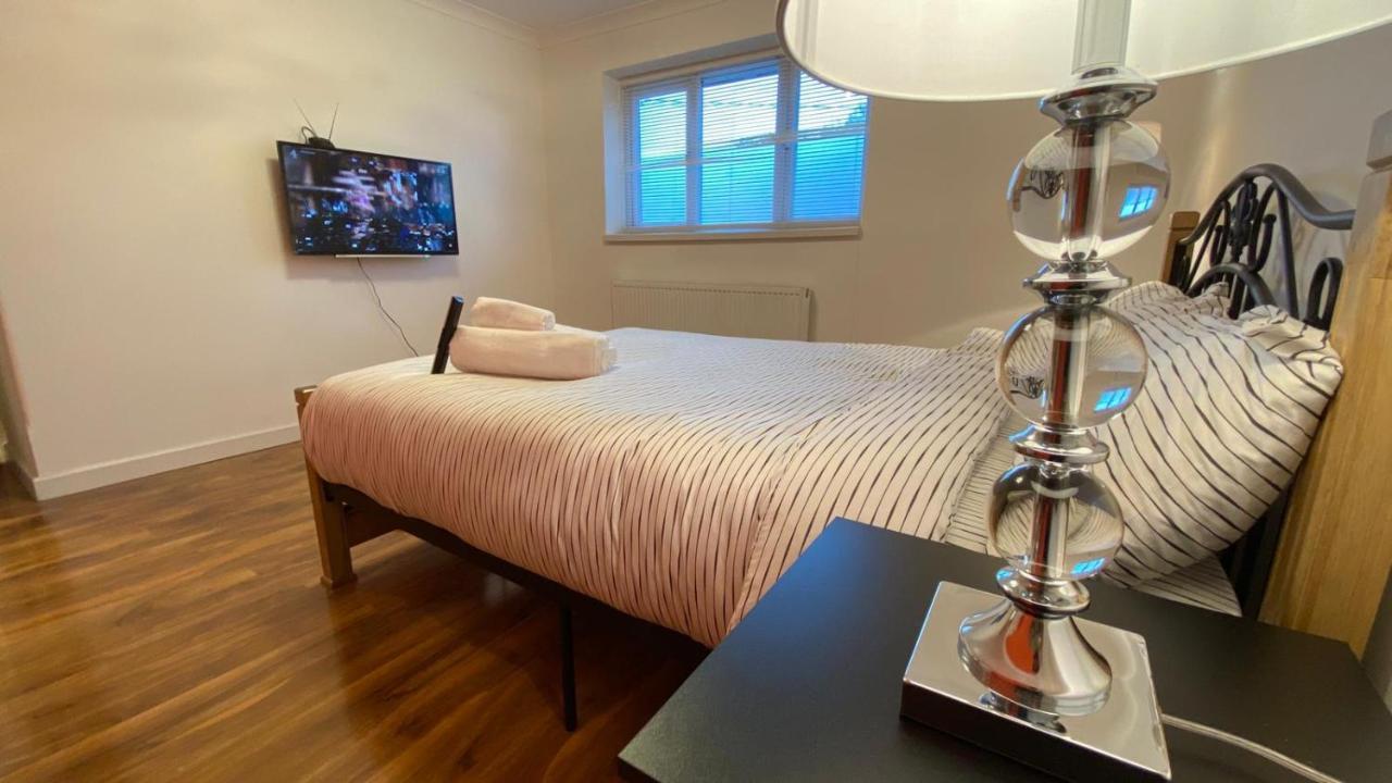 Grand Heights Suites London Bagian luar foto
